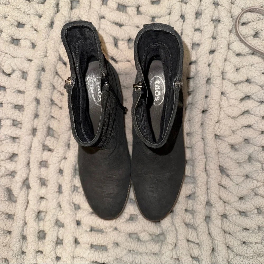 Taos Footwear Dark Gray Ankle Boots